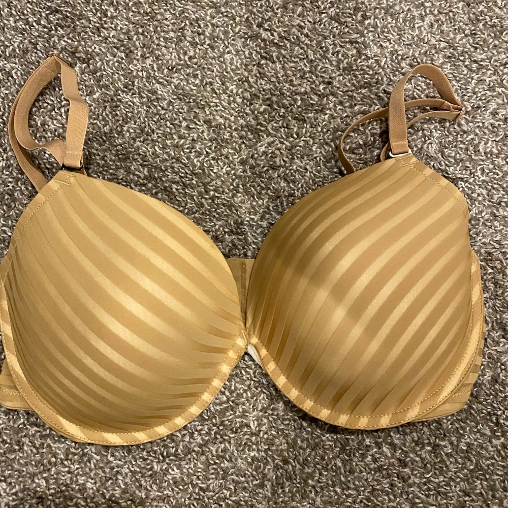 Fredericks of Hollywood extreme push-up bra 38d